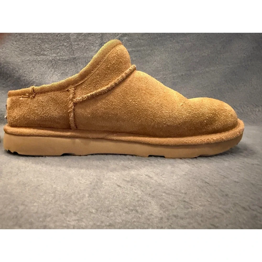 UGG Kids Classic Slipper Chestnut Suede Sheepskin Lining Slip On Shoes size 4